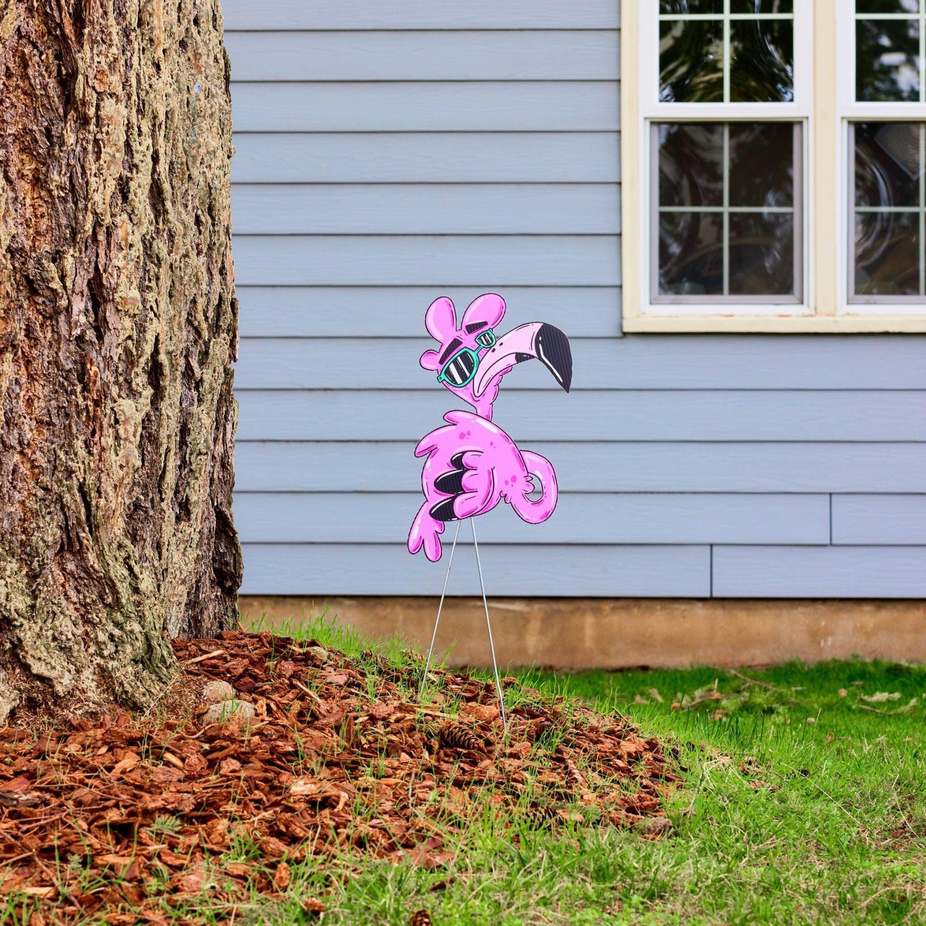 Flamingo "Cool Tony" | Yard Decoration - Mike Bennett Studios